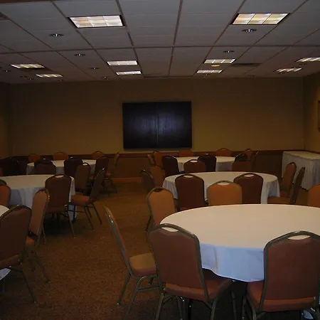 Holiday Inn Express Hotel & Suites Pittsburgh Airport By Ihg 