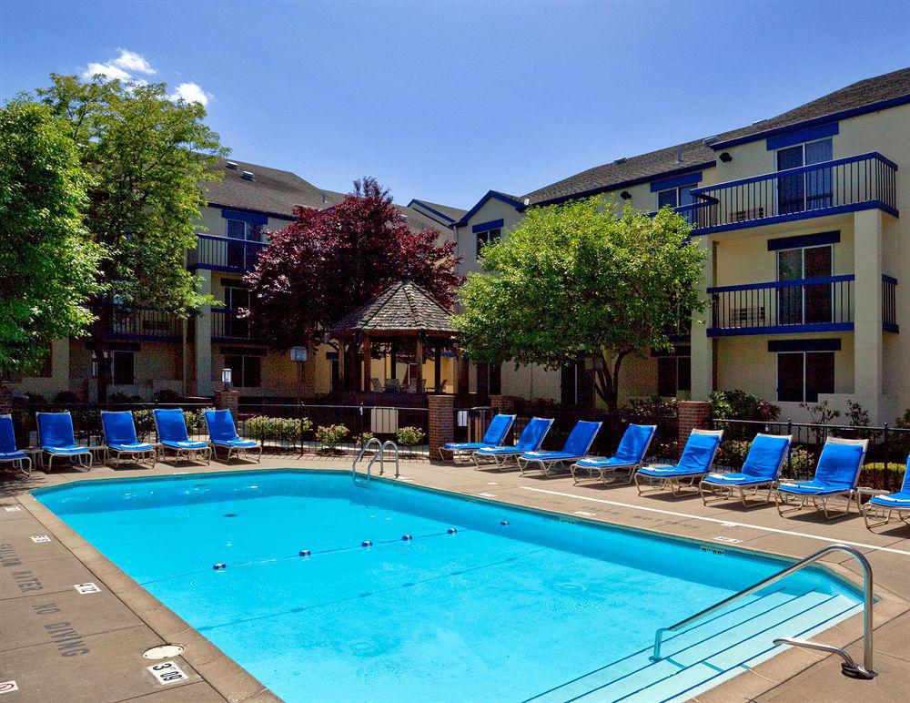 Hotel Express & Pittsburgh Airport By Ihg 3*