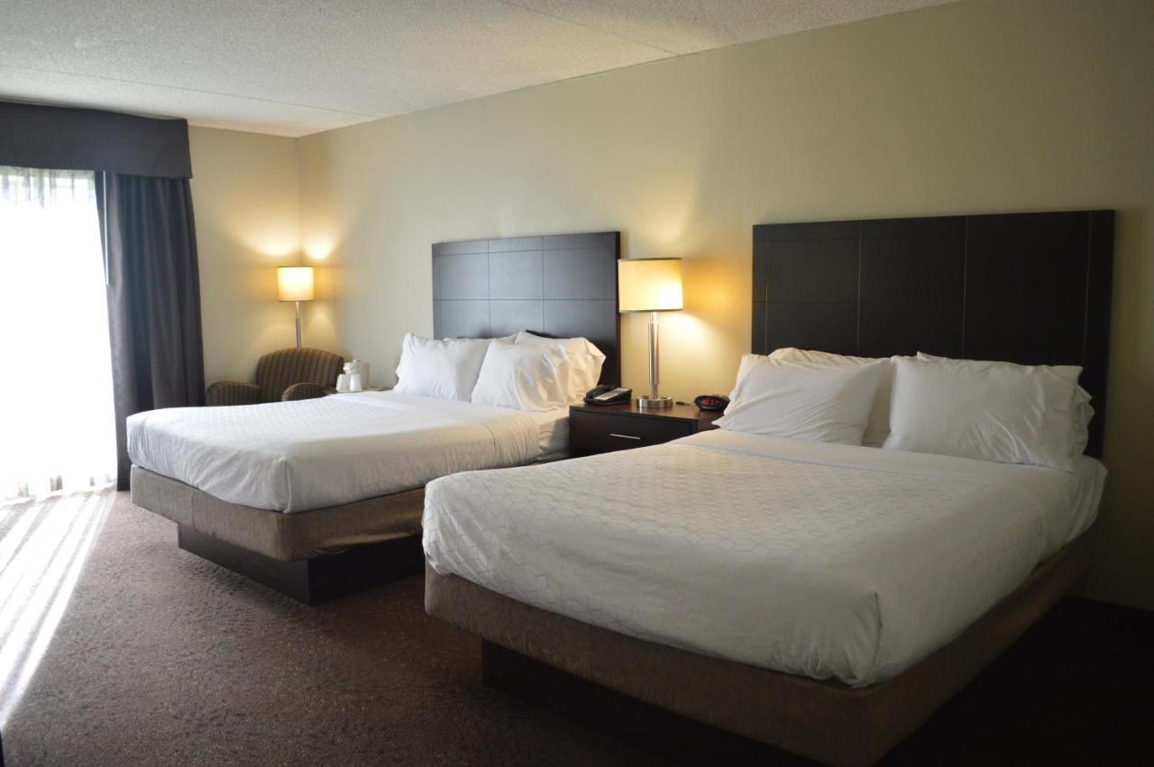 Express & Pittsburgh Airport By Ihg Hotel 3*