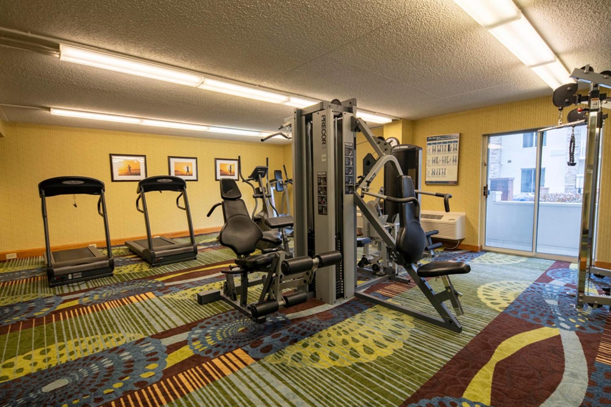 Express & Pittsburgh Airport By Ihg Hotel