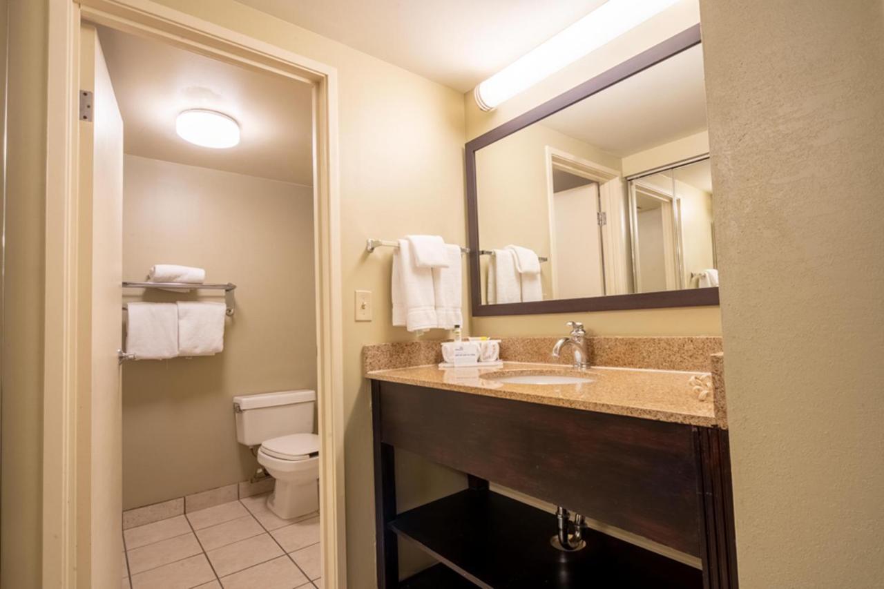 Express & Pittsburgh Airport By Ihg