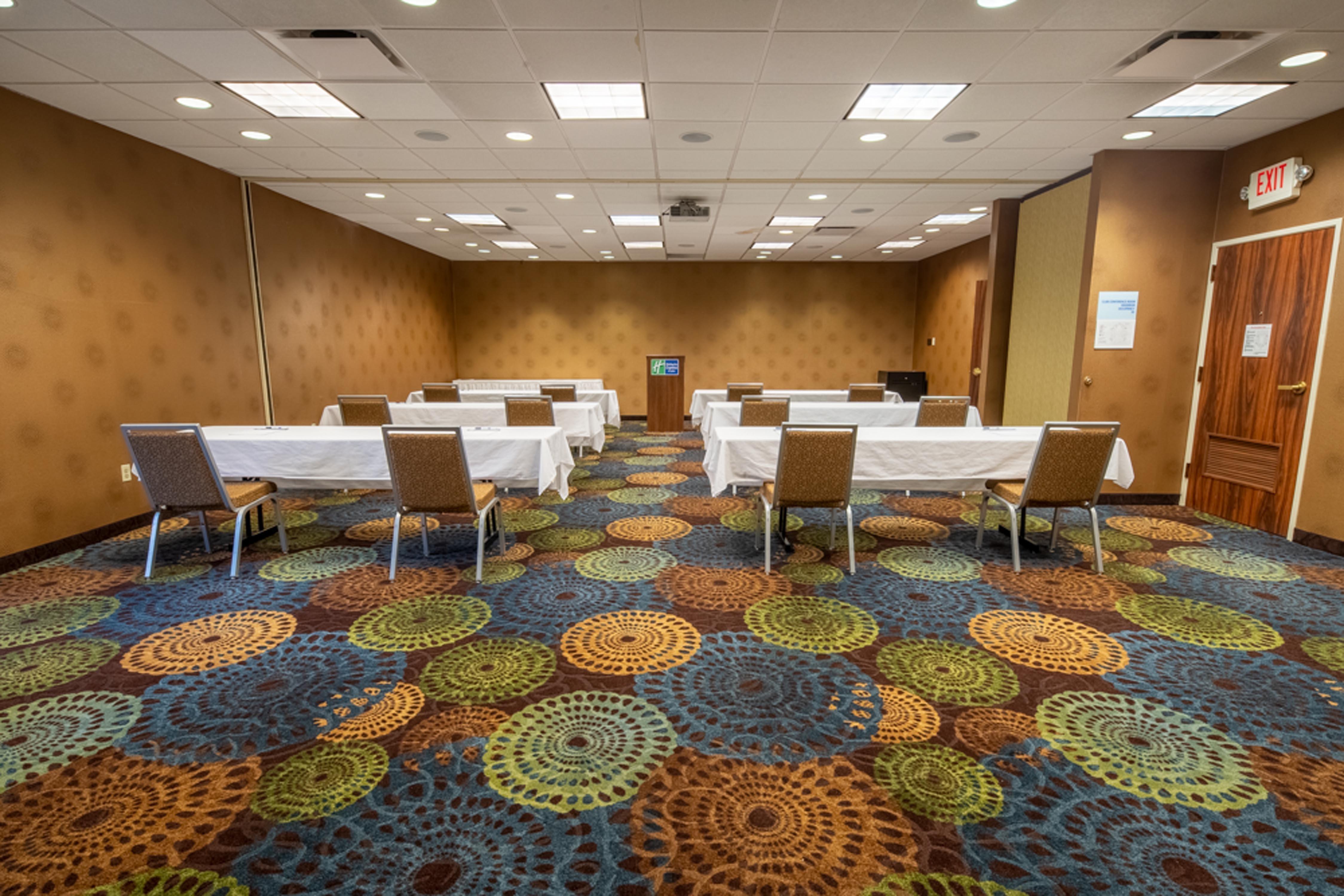 Hotel Express & Pittsburgh Airport By Ihg 3*