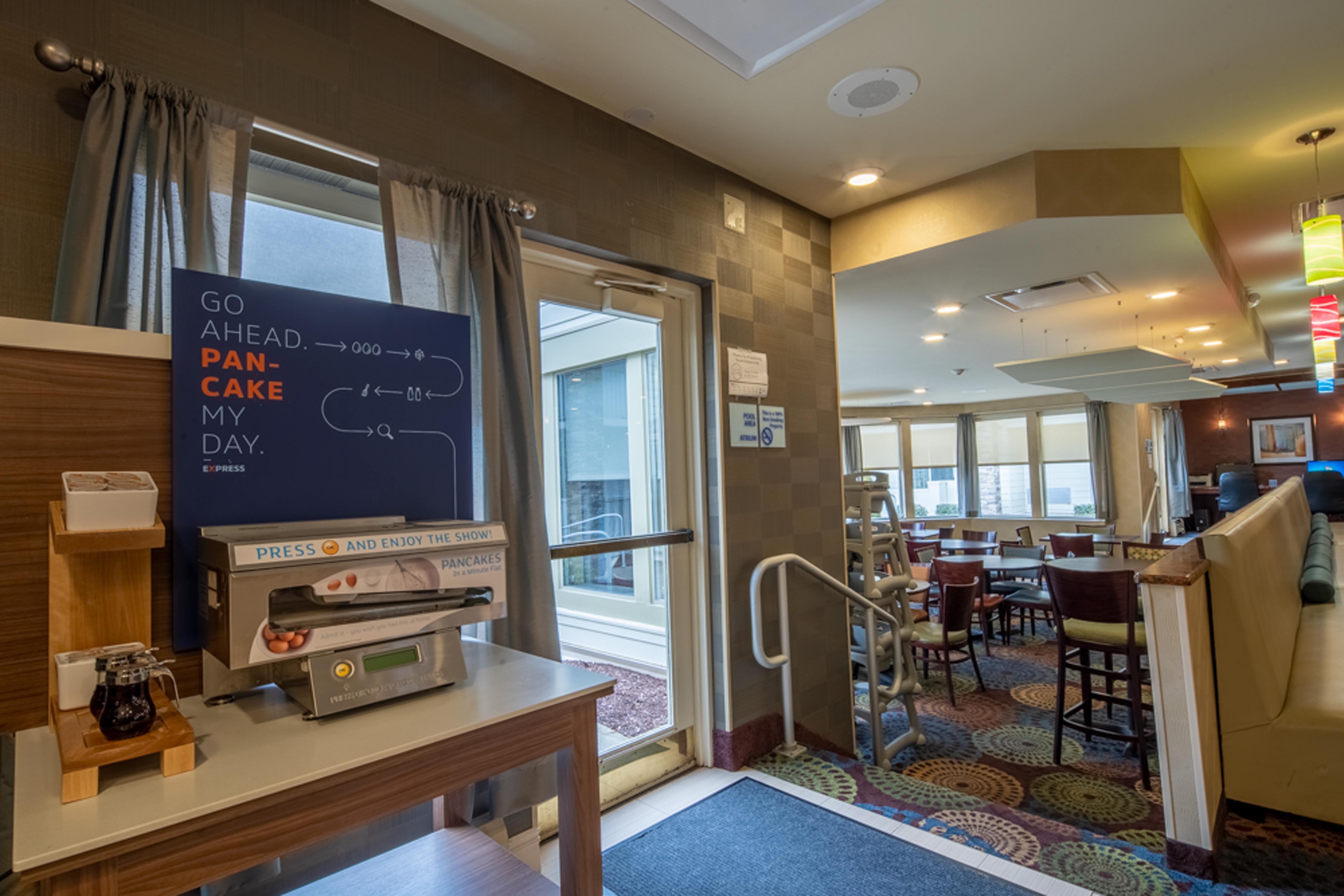 Express & Pittsburgh Airport By Ihg