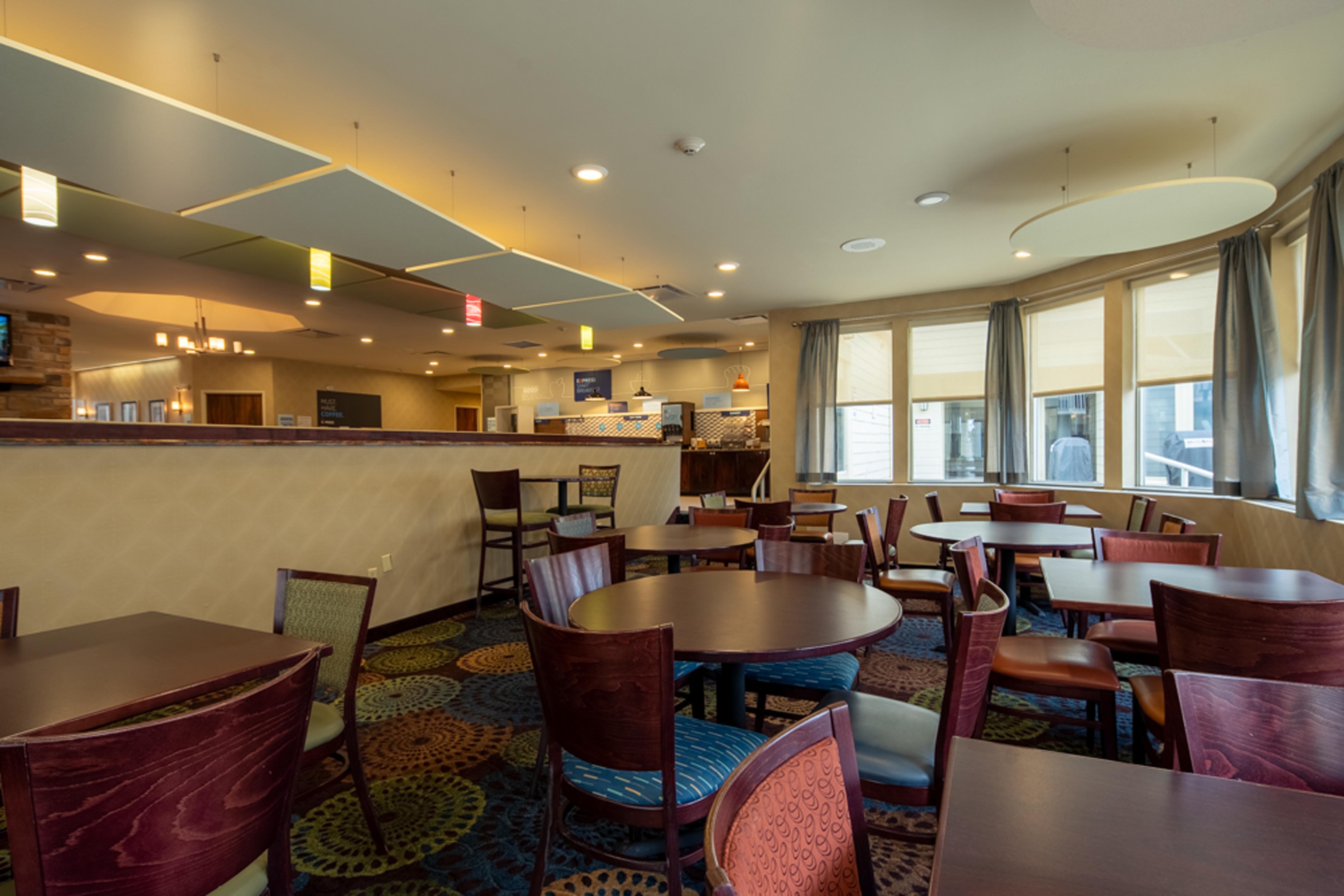 Express & Pittsburgh Airport By Ihg Hotel 3*
